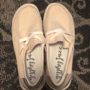 Slip on boat shoes
